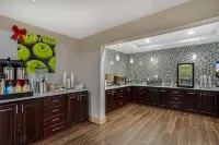 La Quinta Inn & Suites by Wyndham Norwich-Plainfield-Casino - sarapan