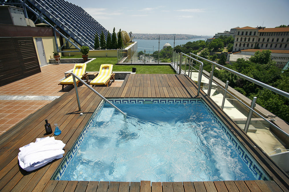 The Ritz-Carlton, Istanbul (The Ritz-Carlton, Istanbul at The Bosphorus)