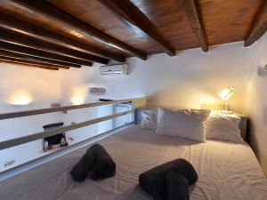 Kastro Cozy Guesthouse