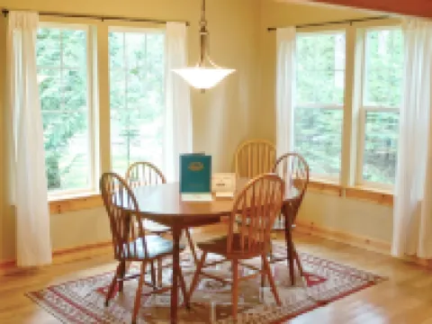 Glacier Springs Cabin 2Bedrooms, 2 Baths - Hot Tub & Pet Friendly! Hoteles en Deming