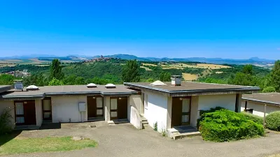 Vvf Montpeyroux Auvergne Các khách sạn ở Champeix