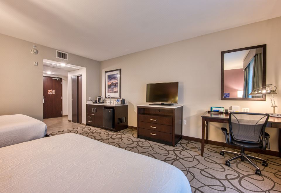 3. 힐튼 가든 인 ..