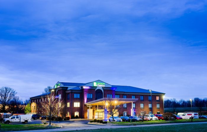 Holiday Inn Express & Suites SHELBYVILLE by IHG
