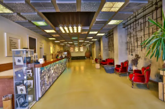 HAN HOTEL Hotels near Kuyumcukent