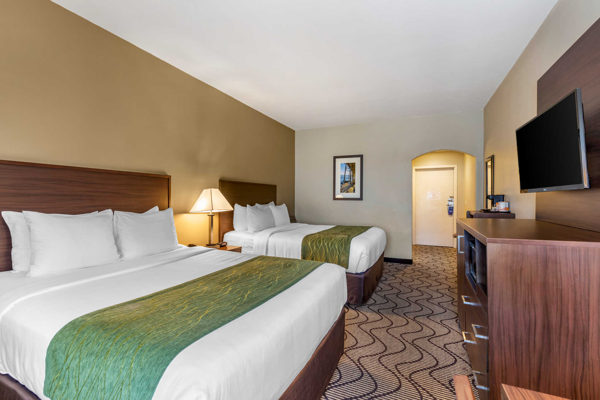 Comfort Inn & Suites Orange County John Wayne Airport