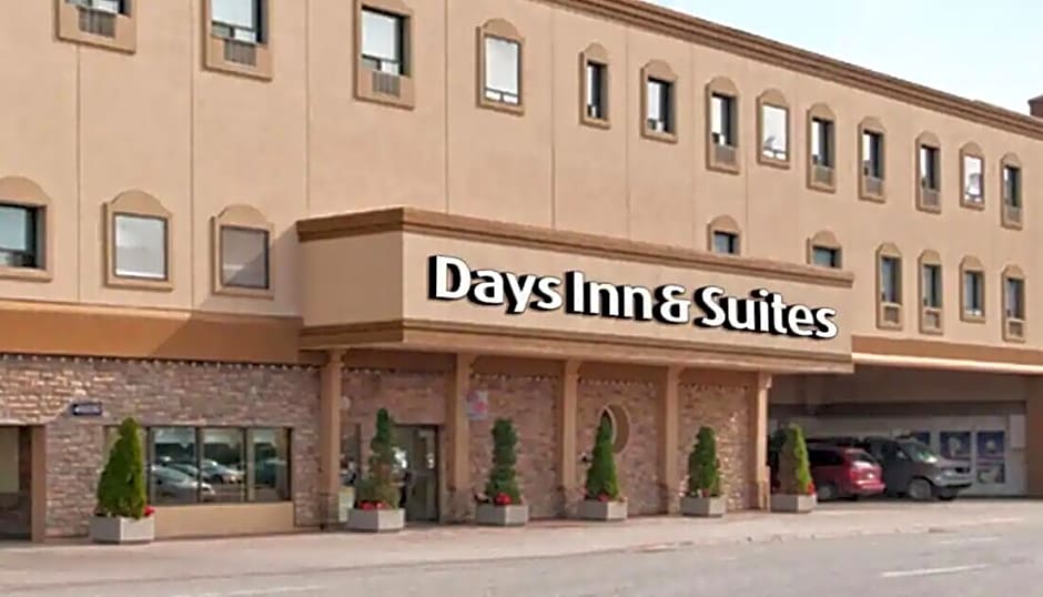 Days Inn & Suites by Wyndham Sault Ste. Marie on