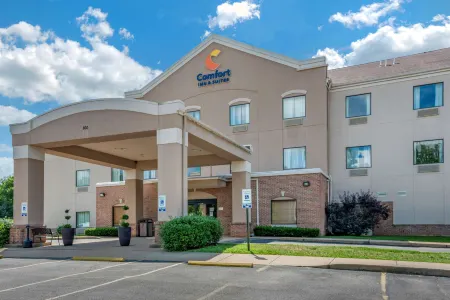 Comfort Inn & Suites St Louis-O'Fallon Отели в г. Уэлдон Спринг Тауншип