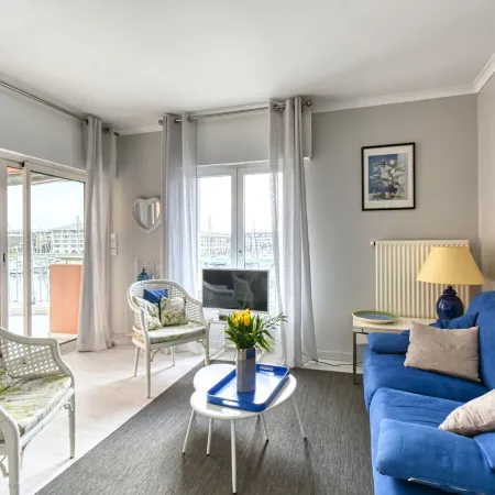 Résidence les Cariatides Hotel a Fréjus