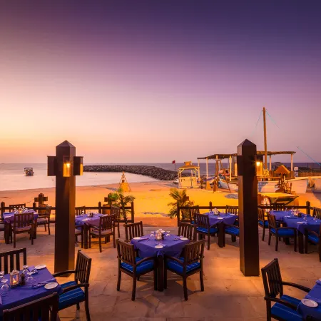Coral Beach Resort Sharjah Отели рядом с достопримечательностью «Стадион Ajman»