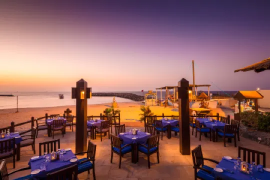 Coral Beach Resort Sharjah Отели рядом с достопримечательностью «Научный музей Шарджи»