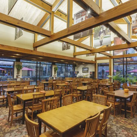 Williamsburg Woodlands Hotel & Suites, an Official Colonial Williamsburg Hotel
