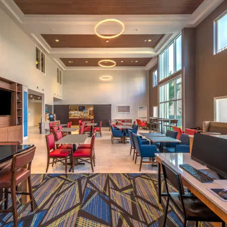 Holiday Inn Express & Suites RENO AIRPORT by IHG