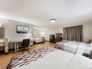 Red Roof Inn & Suites Omaha - Council Bluffs