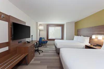 Holiday Inn Express & Suites Pasadena - Los Angeles Hotel dekat Arlington Garden
