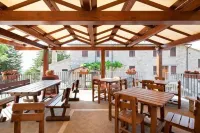 Agriturismo il Castello فنادق في Nocera Umbra