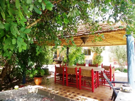 Welcome to Grenadine Town, Double Luxury Room, Garden with Swimming Pool Отели в г. Ghazoua
