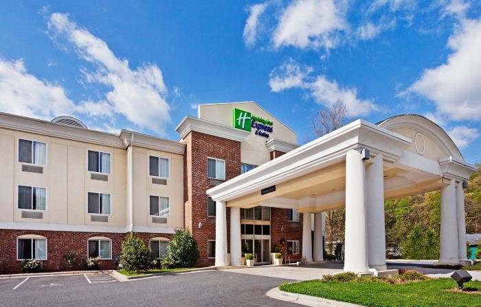 Holiday Inn Express & Suites CHEROKEE/CASINO by IHG