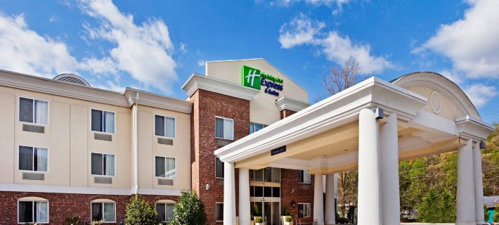 Holiday Inn Express & Suites CHEROKEE/CASINO by IHG Hotel di Swain County