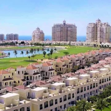 Newly Renovated Gulf Studio with Gym Beach Pool Access 鄰近阿哈姆購物中心的酒店