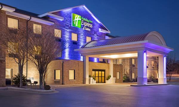 Holiday Inn Express & Suites Edmond by IHG