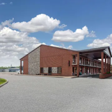 Super 8 by Wyndham Sandusky