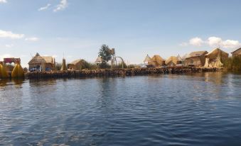 Uros Tupirmarka - Housity