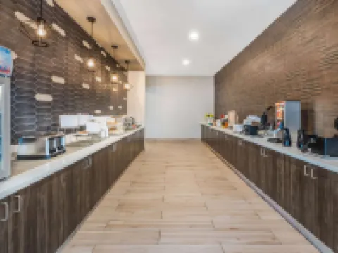 La Quinta Inn and Suites by Wyndham Houston Spring South Hotels in Spring