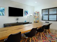 هوتل وايليم Hotels near إن آر جي بارك