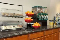 Ramada by Wyndham Sunnyvale/Silicon Valley - breakfast