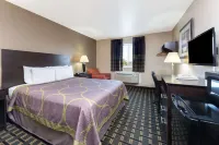 Super 8 by Wyndham Springfield East - 2-Star