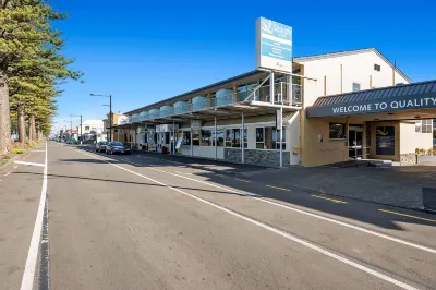Quality Inn Napier Hotel dekat Pania of the Reef Statue