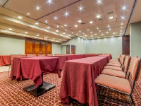 Quality Inn Monterrey la Fe Hotels in Guadalupe