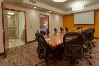 ดรูรี อินน์แอนด์สวีทส์ อินเดียแนโพลิสนอร์ทอีสต์ - อ่างจากุชชี่