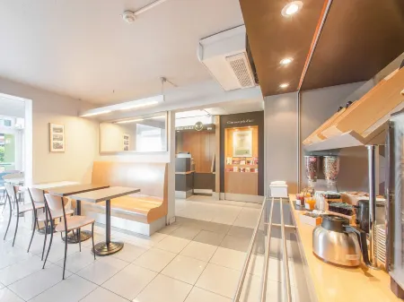 B&B HOTEL Herblay Отели в г. Монтиньи-ле-Кормей