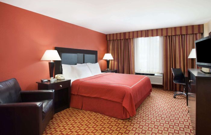Super 8 by Wyndham Chicago Northlake O'Hare South