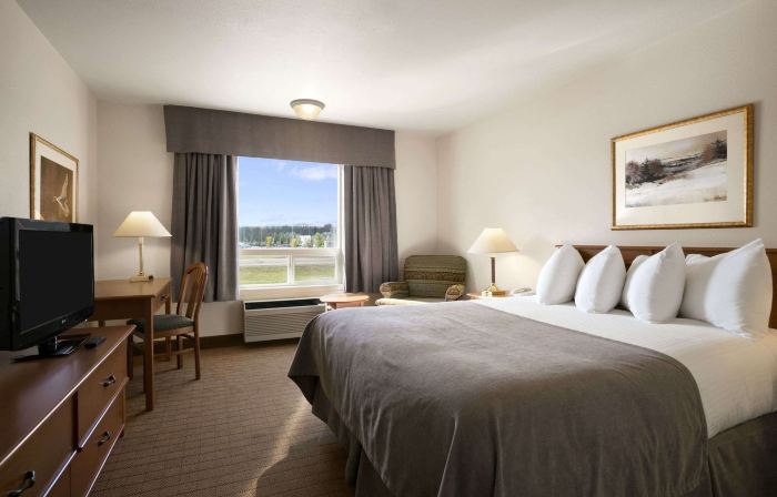 Super 8 by Wyndham Slave Lake AB