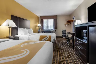 Quality Inn & Suites Warren Hotels in Warren