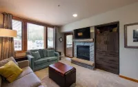 Zephyr Mountain Lodge Premium-Rated 2516