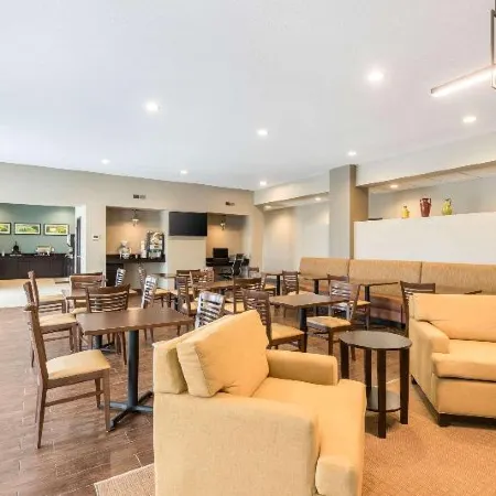 Sleep Inn & Suites West des Moines Near Jordan Creek