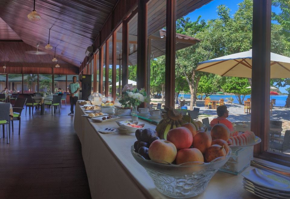 2. 실비아 호텔 &..