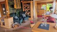 Landhaus Talblick- Boutique B&B-Pension-Gästehaus فنادق في Bad Liebenstein