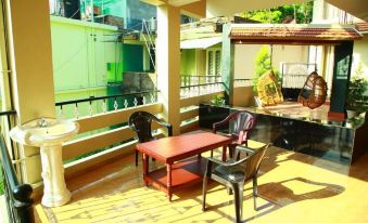 Jungle Palace Homestay