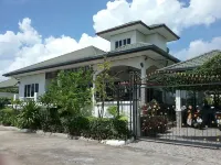 Private Luxurious Salt Water Pool Villa Situated in Peaceful Upmarket 5 Resort Các khách sạn gần Silpakorn University Phetchaburi IT Campus