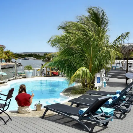Ocean Breeze Boutique Hotel & Marina