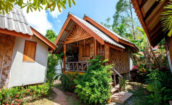 O k Chawkoh Bungalow Hotels near Thung Yee Pheng Mangrove Forest