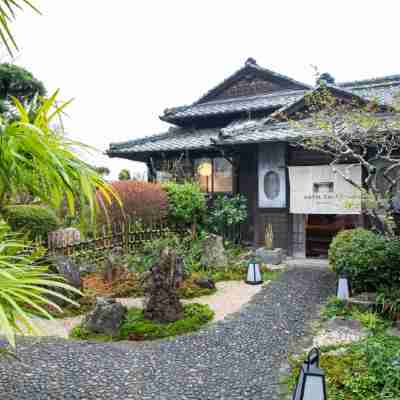 ホテル カルティア 太宰府 フロント・レストラン・客室棟（KOKOUAN） Hotel Exterior