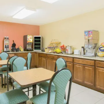 Days Inn by Wyndham Phoenix North