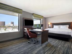 Hampton Inn & Suites Las Vegas Convention Center - No Resort Fee