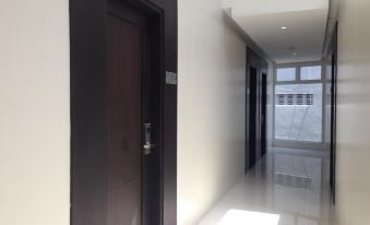 Manhattan Suites Inn - Housity