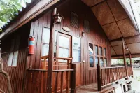 RuenNamyen Resort Amphawa Hotels in Mueang Samut Songkhram